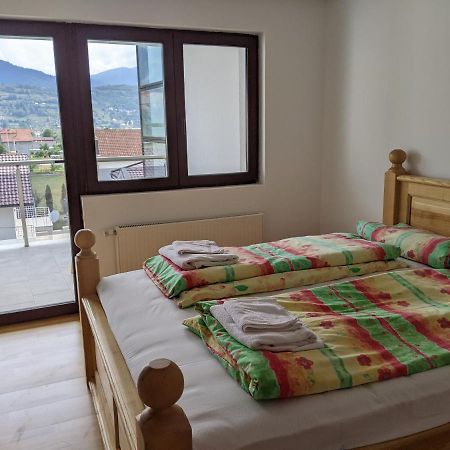 Apartments & Restaurant Abas Плав Екстериор снимка