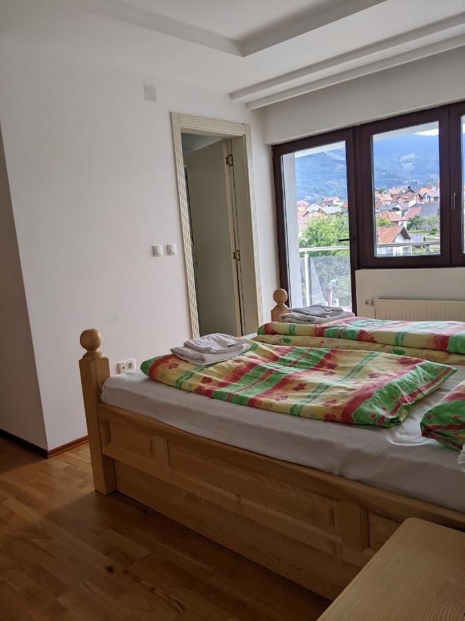 Apartments & Restaurant Abas Плав Екстериор снимка