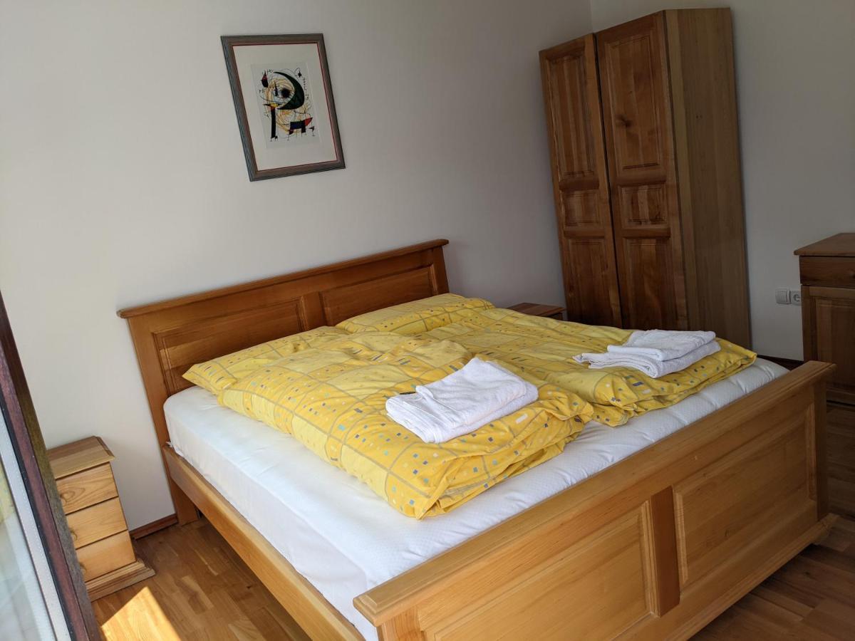 Apartments & Restaurant Abas Плав Екстериор снимка