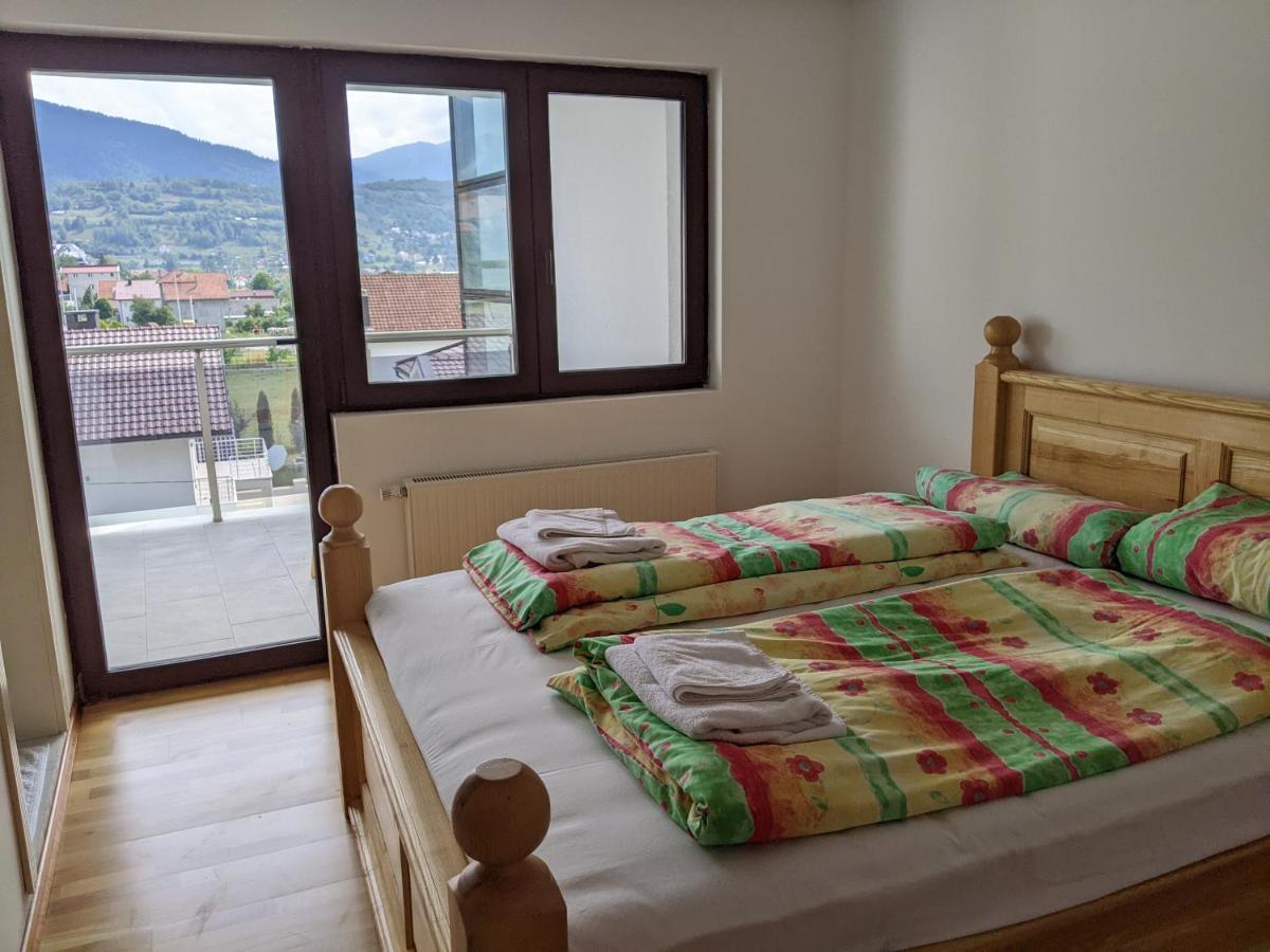 Apartments & Restaurant Abas Плав Екстериор снимка