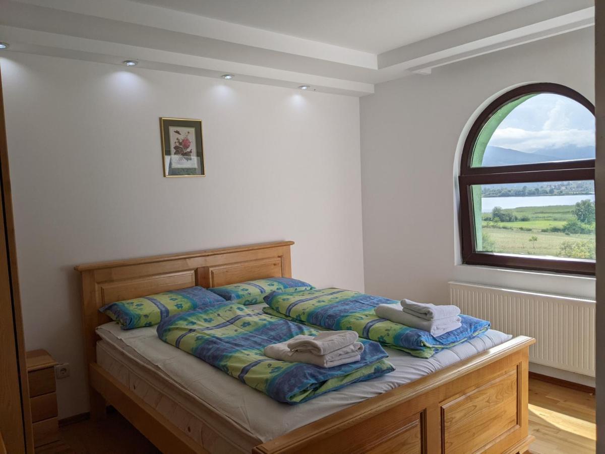 Apartments & Restaurant Abas Плав Екстериор снимка
