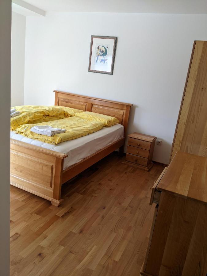 Apartments & Restaurant Abas Плав Екстериор снимка