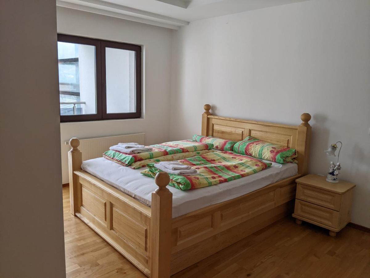 Apartments & Restaurant Abas Плав Екстериор снимка